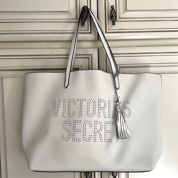 VICTORIA'S SECRET TOTE Large Faux Leather White With Silver! - Picture 1 of 6